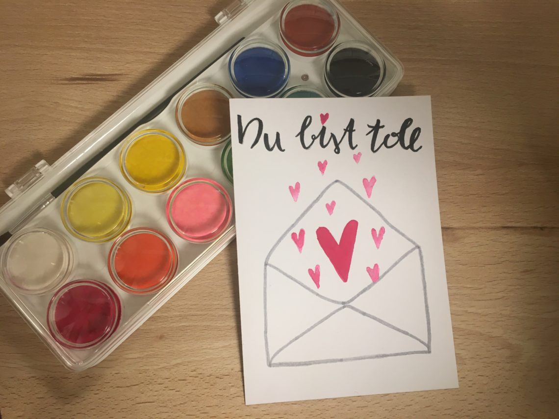 Selbstgemachte Postkarte mit der Aufschrift "Du bist toll"